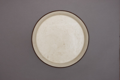 图片[2]-Imitate Ding kiln white glaze, cut flowers, sea water, double fish pattern, folded and washed-China Archive